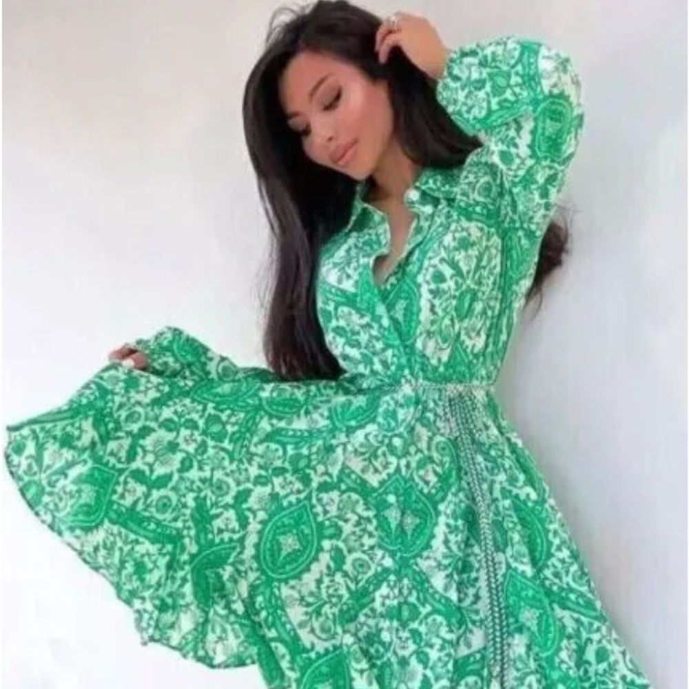 ZARA Green Fit & Flare Floral Blogger’s Favorite Skater Dress